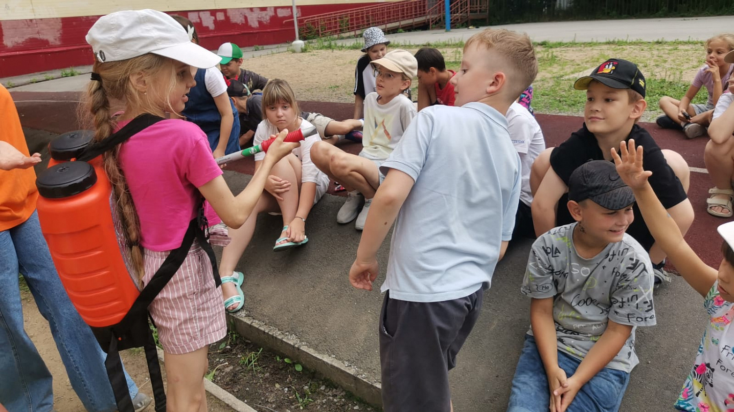  День безопасности для ребят пришкольного лагеря  