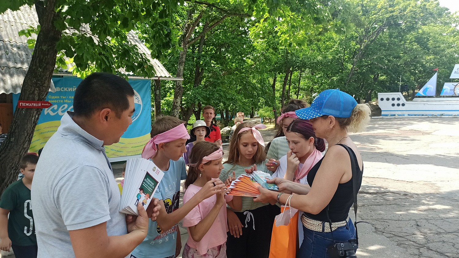 Продолжаем проводить тематические мероприятия в местах летнего отдыха детей...